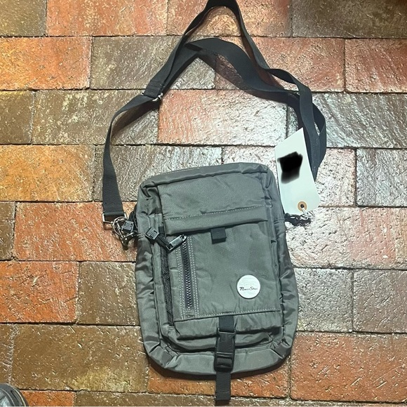 Canon Other - MEN BAGS Canon power-shot bag 9” wide X 12” high 3187